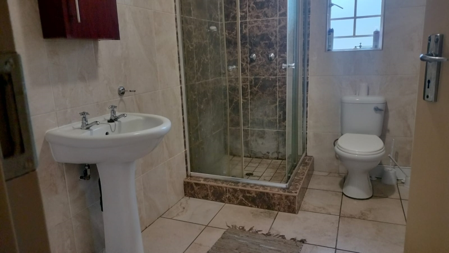 To Let 3 Bedroom Property for Rent in Waterval East North West